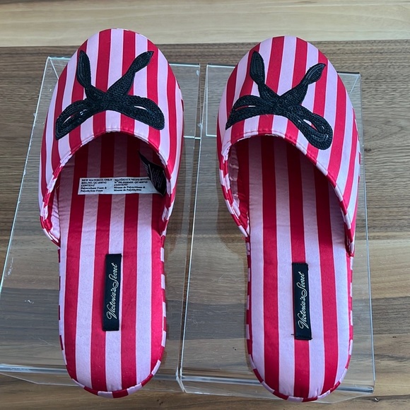 NWOT Victoria’s Secret Signature Satin & Bow Slippers - Picture 1 of 9
